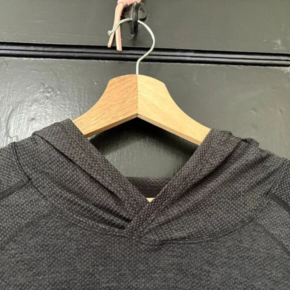 👕🍋 Men's Lululemon Metal Vent Tech Pullover Hoodie Deep Coal / Black - Picture 2 of 3